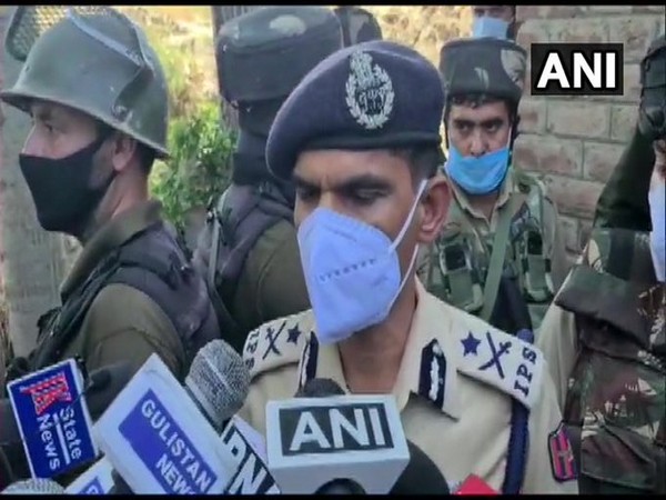 Kashmir IGP Vijay Kumar speaking to reporters in Nowgam in Jammu and Kashmir on Monday. [Photo/ANI]