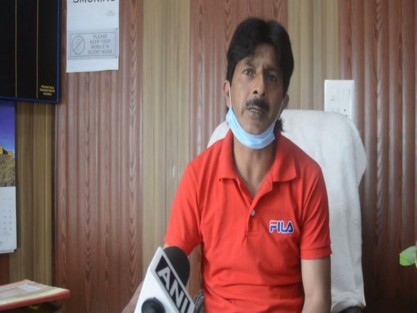 Dooru-Anantnag Municipal Committee Chairman, Mohammed Iqbal Ahanger speaking to ANI. (Photo/ANI)