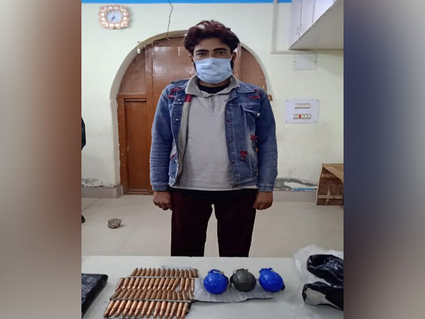 Arrested terrorist associate in J-K's Kupwara.