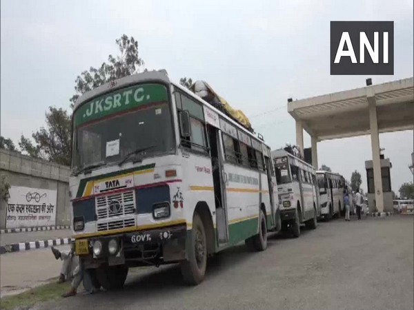 Residents of Jammu and Kashmir stranded in Himachal Pradesh arrived in Kathua. 