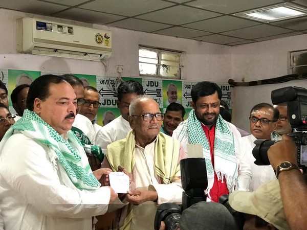Former RJD leader Md Ali Ashraf Fatmi joining JDU on Sunday in Patna. (Photo credit: Fatmi's FB account)