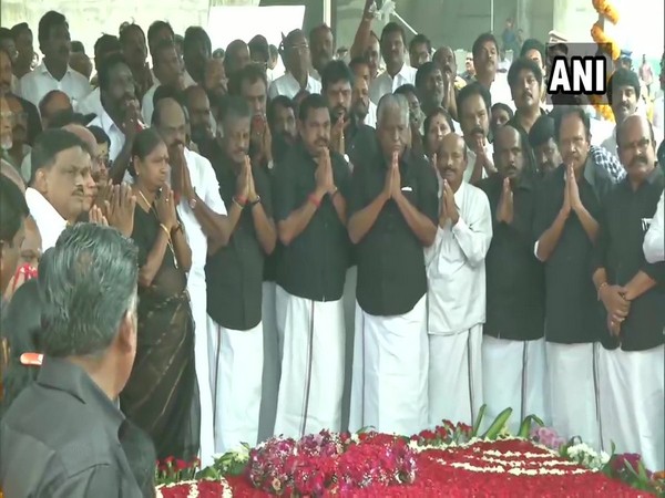 CM Edappadi K Palaniswami and Deputy Chief Minister O Panneerselvam pay tribute at Jayalalithaa Memorial. Photo/ANI