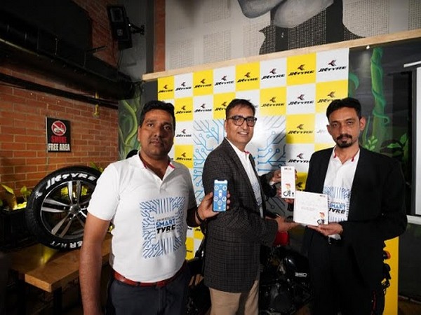 Rasool Syed, Buisness Head, Smart Tyres (L), Sanjeev Sharma, GM Fleets by JK Tyre (M) & Amit Gujral, CMO - JK Tyre & Industries Ltd. at influencer meet up in Bengaluru
