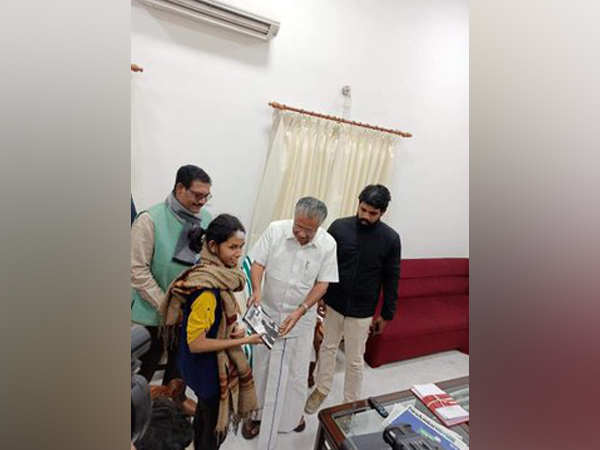 JNUSU President Aishe Ghosh along with Chief Minister of Kerala Pinarayi Vijayan at Kerala House here on Saturday. 