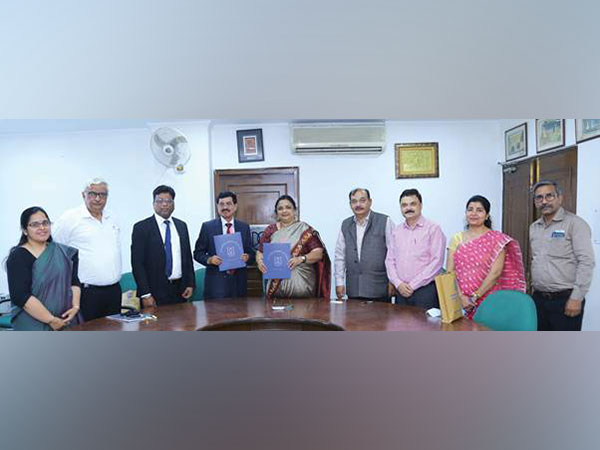 Santishree Pandit, Vice-Chancellor, JNU and Prabhat Acharya, Director, AJ-NIFM signed MoU in New Delhi. 