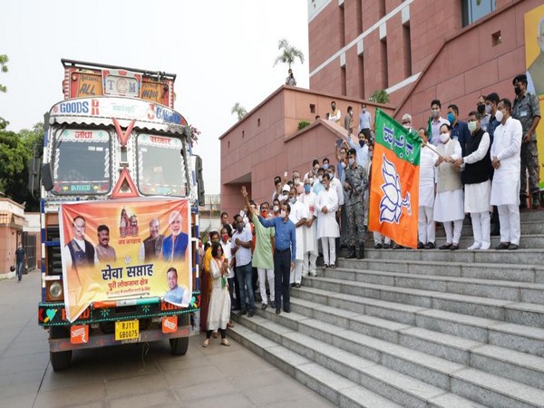 JP Nadda flags off truck containing relief material for flood-affected areas of Odisha. Photo/Twitter/JP Nadda