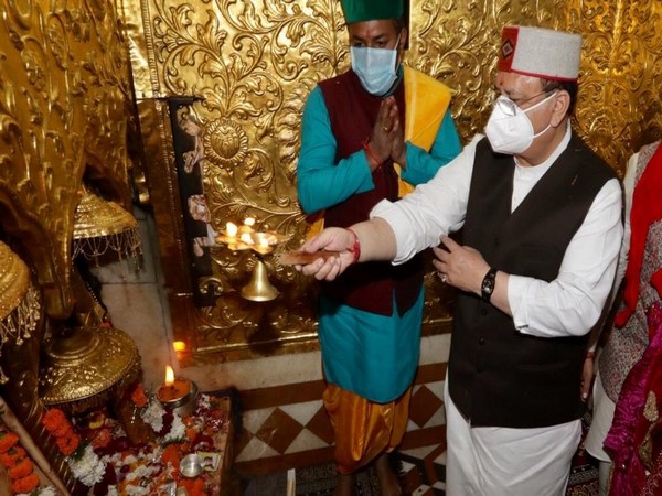 BJP National President J. P. Nadda offers prayers at Naina Devi Mandir (Photo ANI)