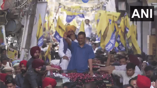 Delhi Chief Minister and Aam Aadmi Party holds roadshow with Punjab Chief Minister Bhagwant Mann in Mehrauli (Image/ANI)