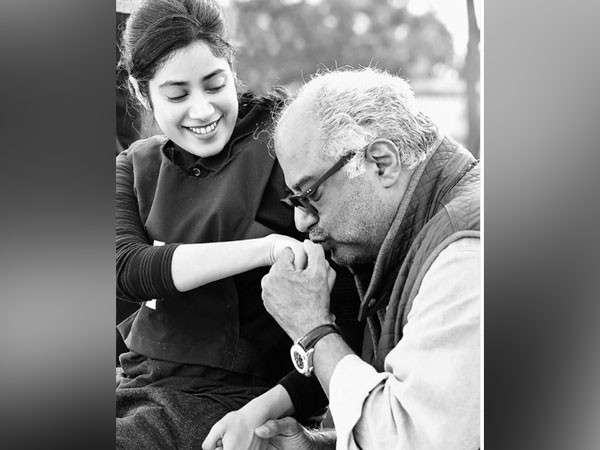 Actor Janhvi Kapoor with father, film producer Boney Kapoor (Image source: Instagram) 