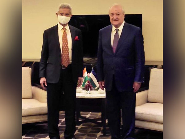 EAM S Jaishankar with his Uzbek counterpart Abdulaziz Kamilov in Dushanbe (Twitter/S Jaishankar)