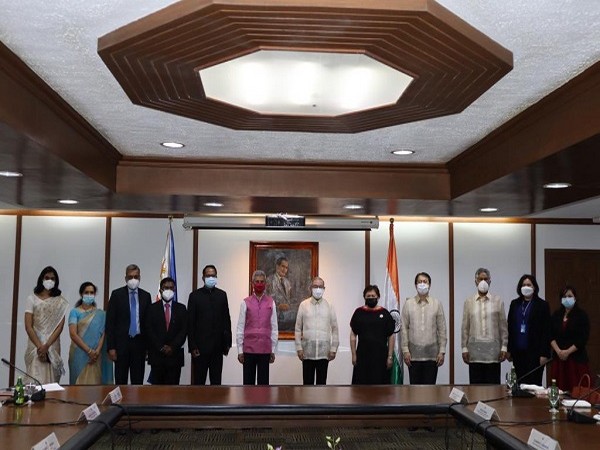 Jaishankar holds 'productive discussions' with Philippine Secretary of Foreign Affairs (Photo Credit: Twitter/ S Jaishankar)