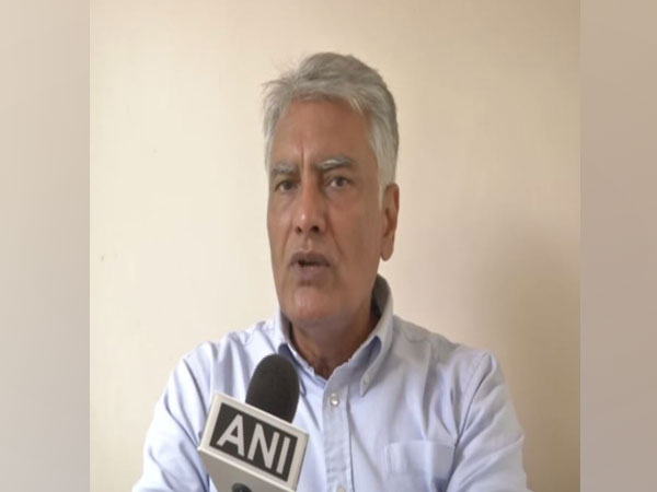 Congress leader Sunil Jakhar talking to ANI in New Delhi on Sunday. 