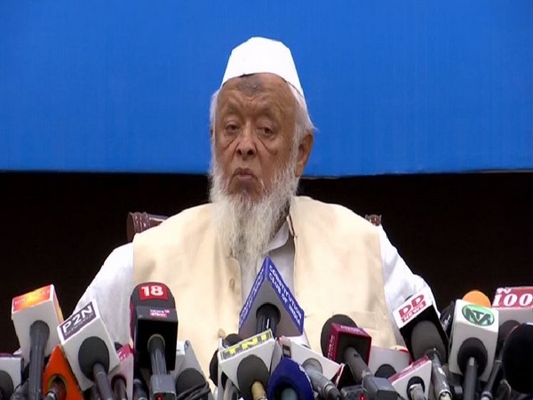 Jamiat Ulama-e-Hind president Arshad Madani speaking at a press conference in New Delhi on Wednesday. Photo/ANI