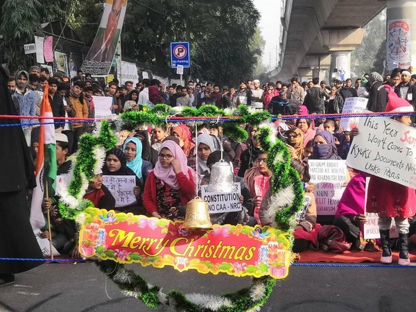    Students from Jamia University continued their protest over the issue of the Citizenship Amendment Act here on Wednesday