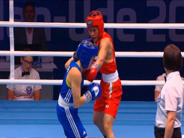  Jamuna Boro (Red) during her quarterfinal match against Ursula Gottlob (Blue). (Photo/Boxing Federation Twitter)
