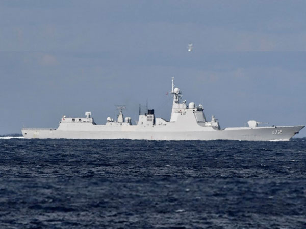 Chinese Navy's Kunming-class destroyer No.172 sails on the sea near Japan, in this handout photo taken by Japan Self-Defense Forces on October 18. (Photo Credit: Reuters)