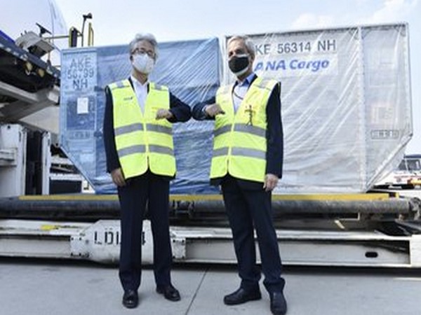 100 oxygen concentrators arrived in India from Japan (Photo/Credit: Twitter)