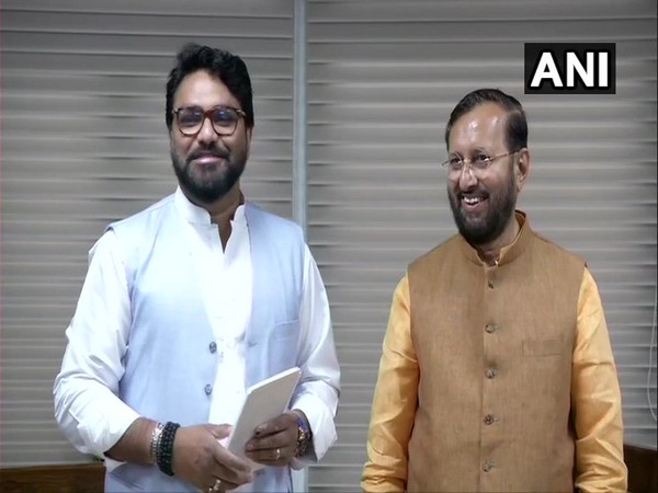 Union Ministers Prakash Javadekar and Babul Supriyo take charge of the environment ministry in New Delhi on Saturday.