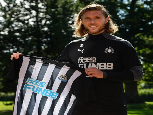 Irish midfielder Jeff Hendrick (Photo/Newcastle United FC Twitter)