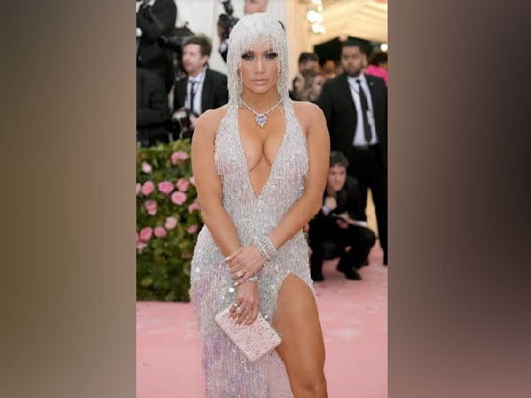 Jennifer Lopez Wears Platinum Jewellery to the MET Gala
