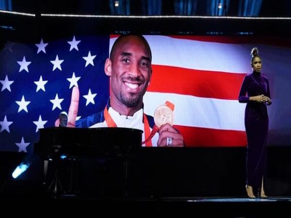 Jennifer Hudson performs in a tribute to Kobe Bryant and his daughter Gianna Bryant before the 2020 NBA All Star Game 