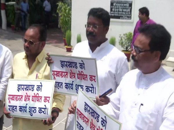Sukhdeo Bhagat, Congress state president and others outside Jharkhand assembly on Monday