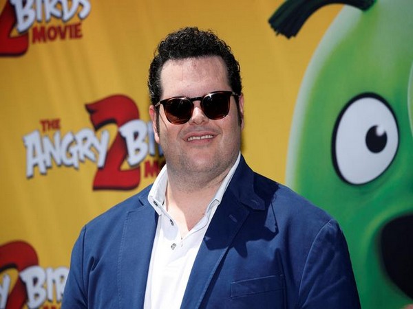Josh Gad