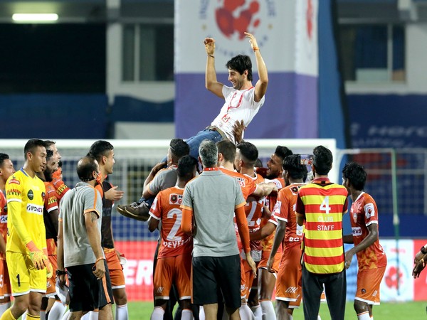 FC Goa celebrate after qualifying for ISL playoffs (Photo/ Sportzpics)