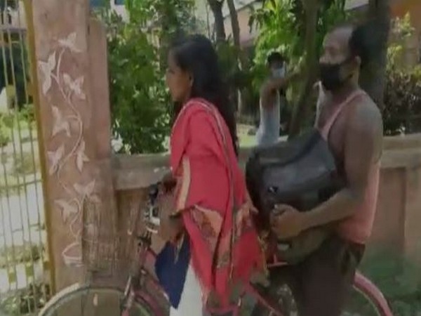 People on social media have shown lot of support to Jyoti and compared her to the character of Shravan Kumar from the epic Ramayana. Photo/ANI