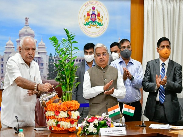 Karnataka Chief Minister BS Yediyurappa and other officials during Horticulture Mela on Saturday. (Photo/ANI)