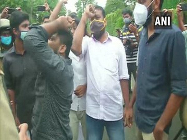 Congress workers protesting outside the office of NIA in Kochi demanding State Higher Education Minister KT Jaleel's resignation have been detained by police. [Photo/ANI]