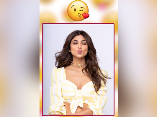 Actor Shilpa Shetty acing the kiss emoji with her expressions (Image Source: Instagram)
