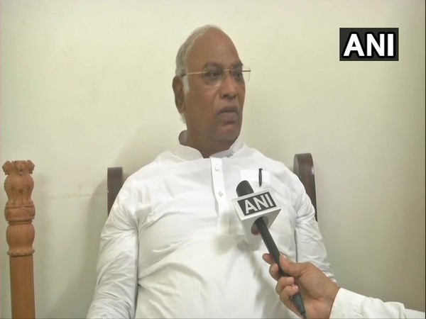 Senior Congress party leader Mallikarjun Kharge speaks to ANI in New Delhi on Wednesday [Photo/ANI]