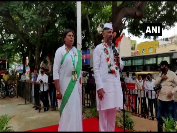 DK Shivakumar takes over as Karnataka Pradesh Congress Committee in Bengaluru on Thursday. Photo/ANI