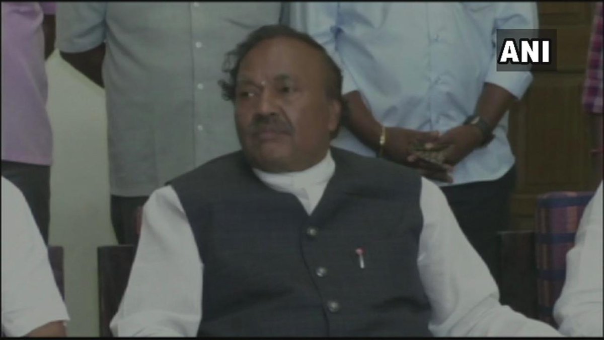 BJP leader KS Eshwarappa addressing members of Kuruba and minority communities in Koppal, Karnataka on Monday.