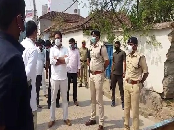 Telangana IT Minister KT Ramarao, third from left, visited the red zone area in Sircilla on Wednesday. Photo/ANI