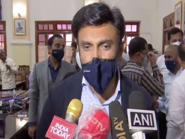 Health and Medical Education Minister of Karnataka, Dr. K.Sudhakar addresses the media (Photo ANI)