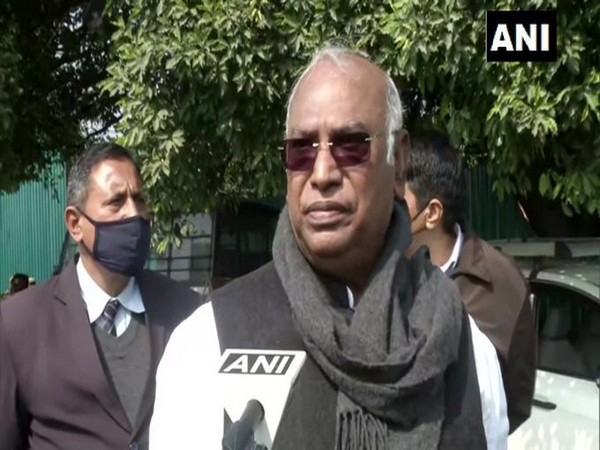 Congress MP Mallikarjun Kharge speaking to ANI. 