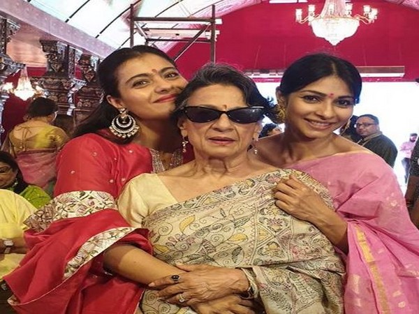 Kajol with mother Tanuja and sister Tanisha (Image Courtesy: Instagram)
