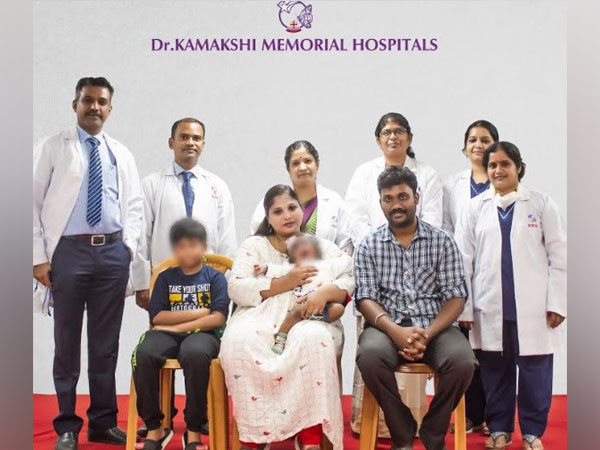 R-L - Dr. Vidya Chaya, Dr. Chitra Padmanabhan, Dr. Rosy Elanchezhian, Dr. Suchitra Ravishankar, Dr. Vaideeswaran, Dr. Moorthy with baby's family 