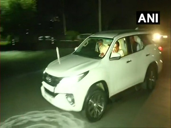 Visuals of CM Kamal Nath reaching Raj Bhavan in Madhya Pradesh.