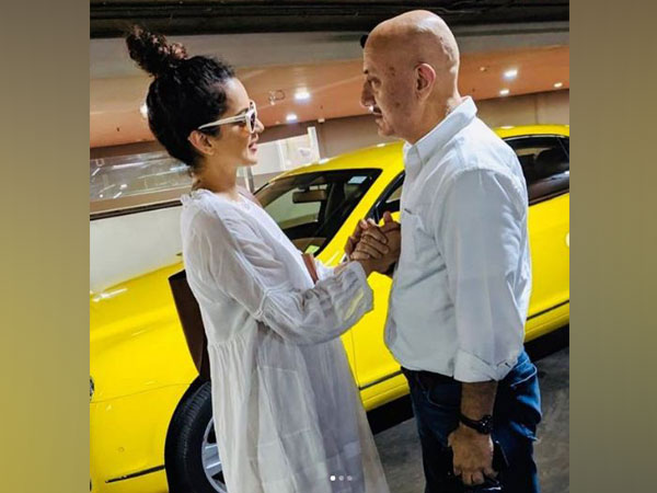 Kangana Ranaut with Anupam Kher (Picture Courtesy: Instagram)