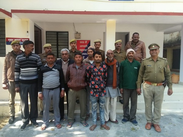 Visuals of accused with police. 