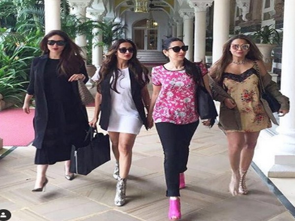 Actor Kareena Kapoor Khan with Karisma Kapoor, Malaika Arora and Amrita Arora (Image Source: Instagram)