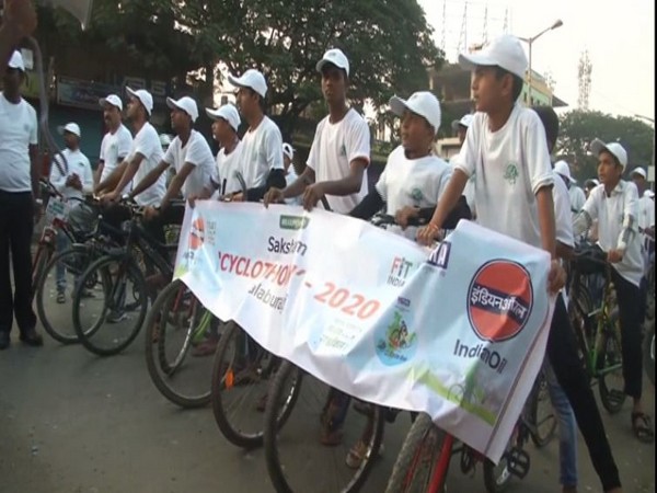 Students at Cyclothon at Kalaburagi in Karnataka Photo/ANI