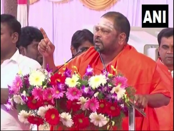 seer of Srisaila Sarang Math Sarangadha Desikendra Swamy on Friday. Photo/ANI