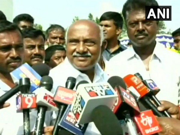 Janata Dal (Secular) leader H Vishwanath while speaking to media persons at Mandya in Karnataka on Sunday. Photo/ANI