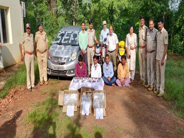 Four people were arrested for possessing parts of Bengal lizard and sea fans in Karnataka.