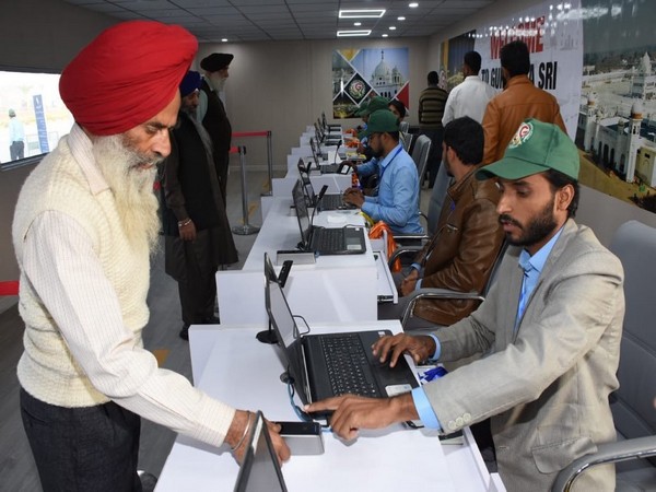 First 'jatha' of Sikh pilgrims from India arrive in Pakistan through Kartapur Corridor.