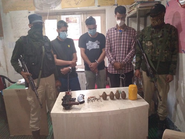 Persons arrested by Kulgam Police having arms and ammunitions (Photo/ANI)
